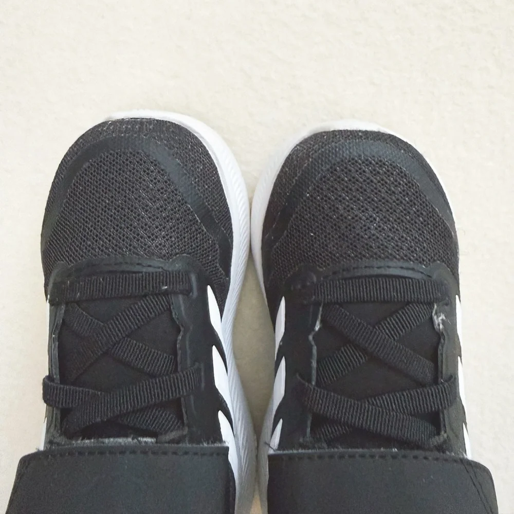 Adidas Runfalcon 5 Kids Black White Cloudfoam Sneakers Easy On Shoes Trainer 7 - Picture 2 of 16